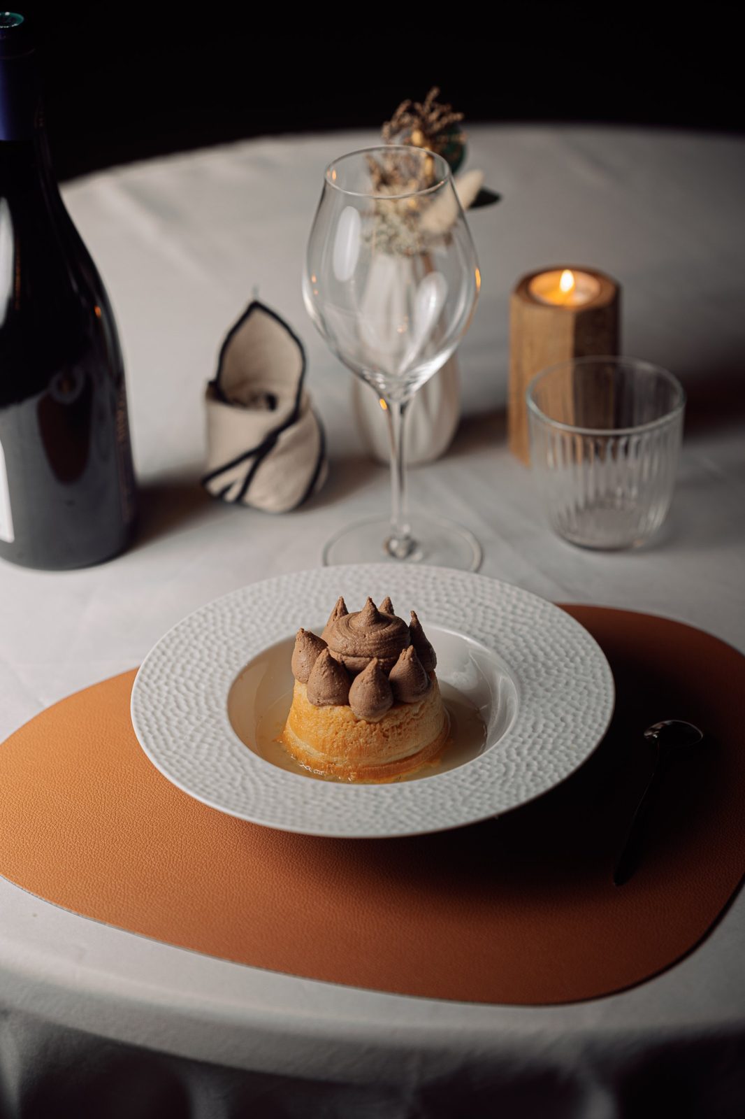 Baba au vieux rhum, ganache montée au chocolat