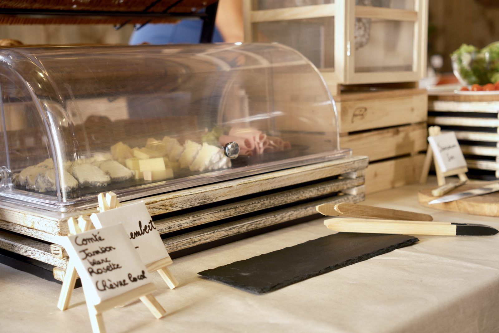 Selection de charcuteries et fromages regionaux
