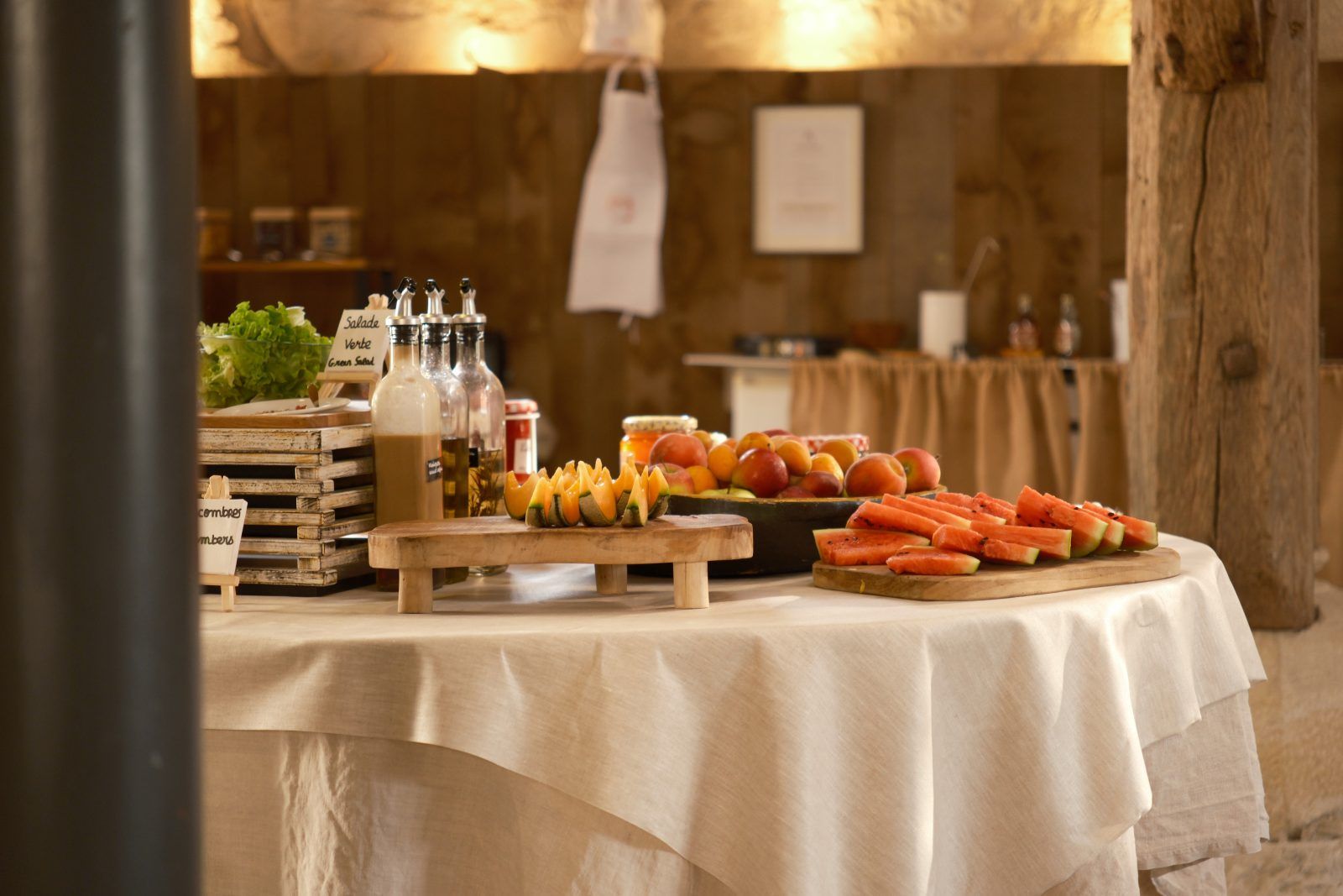 Buffet de fruits de saison et salade bar